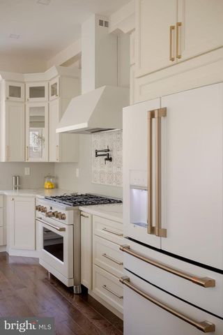 205 W HIGHLAND AVE, Philadelphia, PA 19118