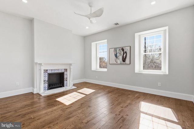 205 W HIGHLAND AVE, Philadelphia, PA 19118