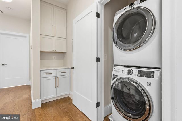 205 W HIGHLAND AVE, Philadelphia, PA 19118