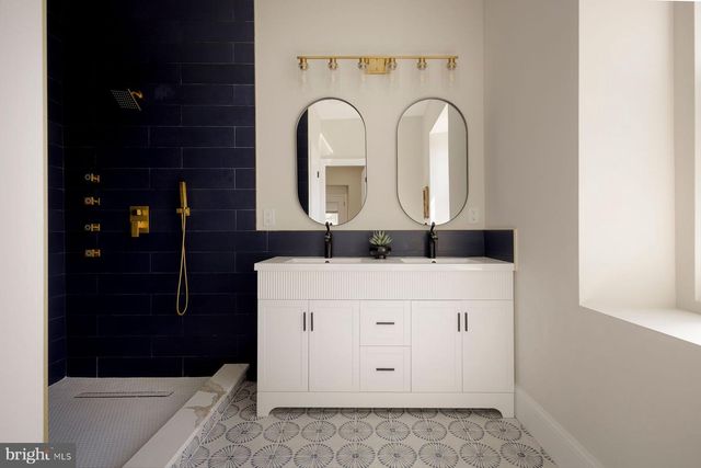 205 W HIGHLAND AVE, Philadelphia, PA 19118