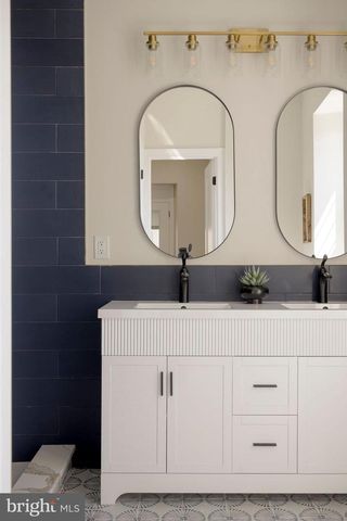 205 W HIGHLAND AVE, Philadelphia, PA 19118