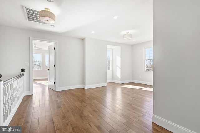 205 W HIGHLAND AVE, Philadelphia, PA 19118