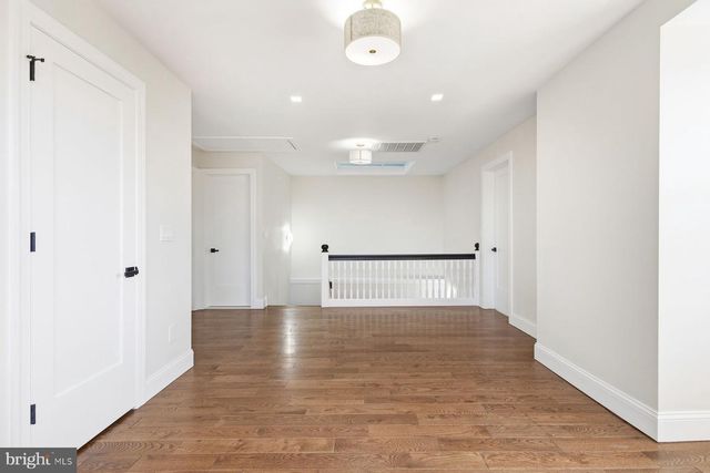 205 W HIGHLAND AVE, Philadelphia, PA 19118