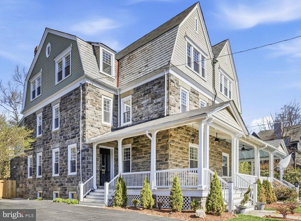 205 W HIGHLAND AVE, Philadelphia, PA 19118