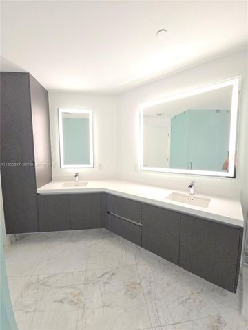 851 NE 1st Ave 4604, Miami, FL 33132