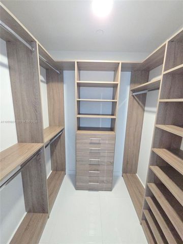 851 NE 1st Ave 4604, Miami, FL 33132