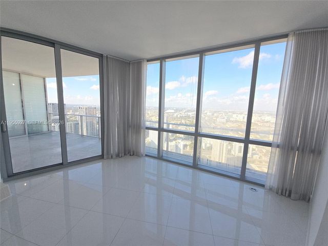 851 NE 1st Ave 4604, Miami, FL 33132