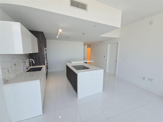 851 NE 1st Ave 4604, Miami, FL 33132