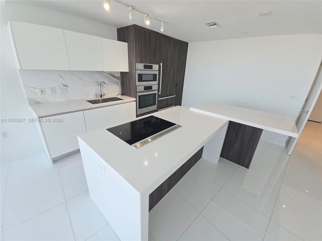 851 NE 1st Ave 4604, Miami, FL 33132