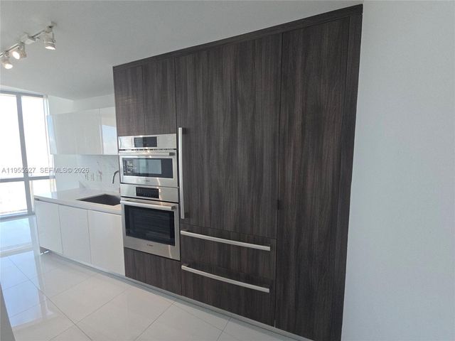 851 NE 1st Ave 4604, Miami, FL 33132