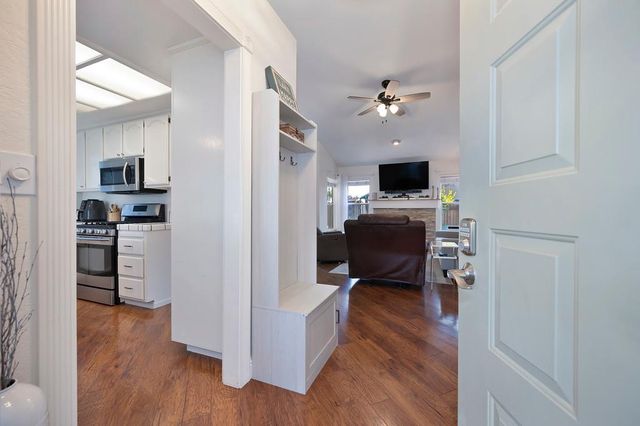 1526 Carbury Way, Roseville, CA 95747