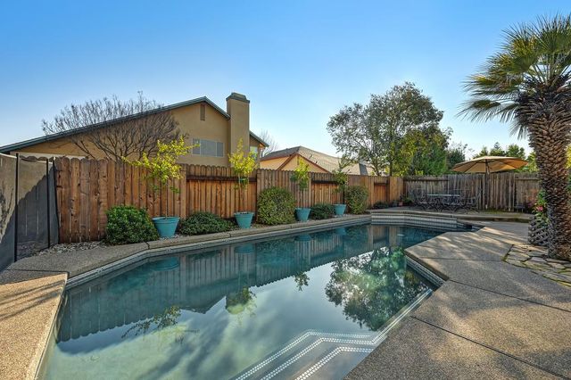 1526 Carbury Way, Roseville, CA 95747