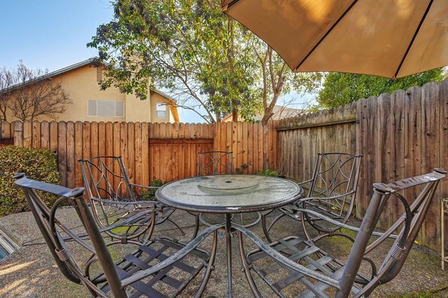 1526 Carbury Way, Roseville, CA 95747
