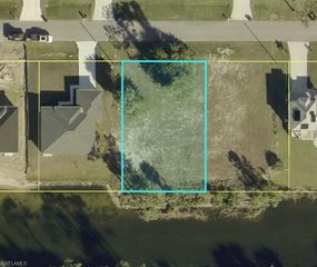 1712 NE 33rd LN, Cape Coral, FL 33909
