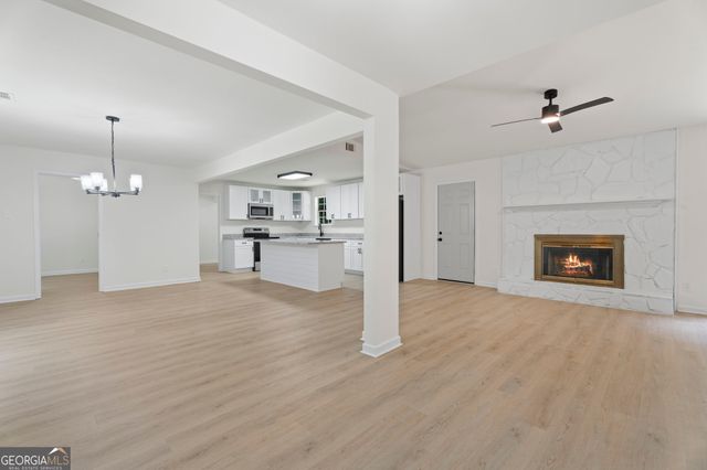 419 Marcella Avenue, Sharpsburg, GA 30277