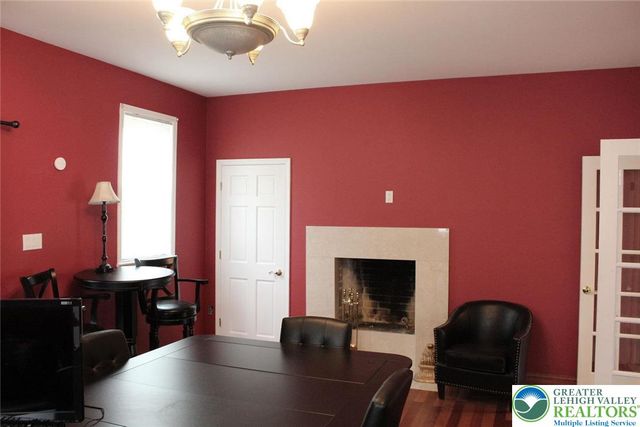 3045 West Scenic Drive, Moore Twp, PA 18038