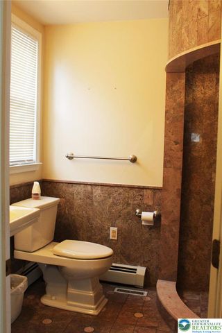 3045 West Scenic Drive, Moore Twp, PA 18038