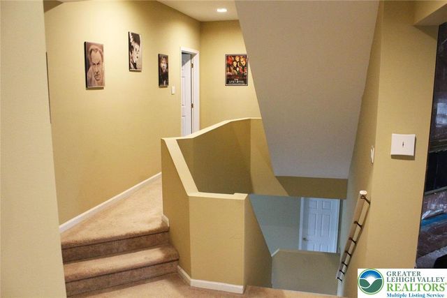 3045 West Scenic Drive, Moore Twp, PA 18038