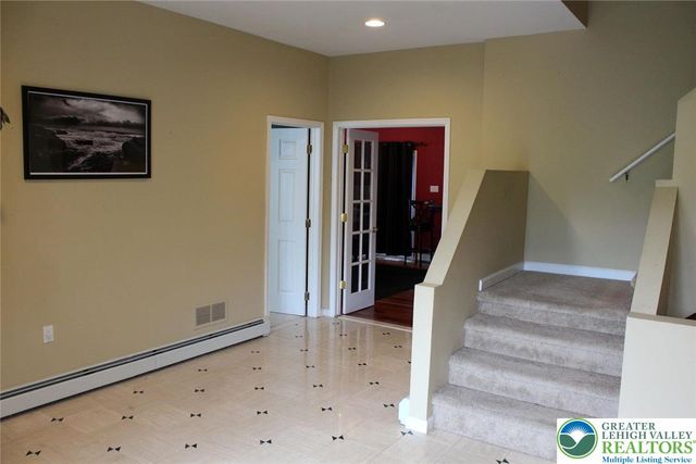 3045 West Scenic Drive, Moore Twp, PA 18038