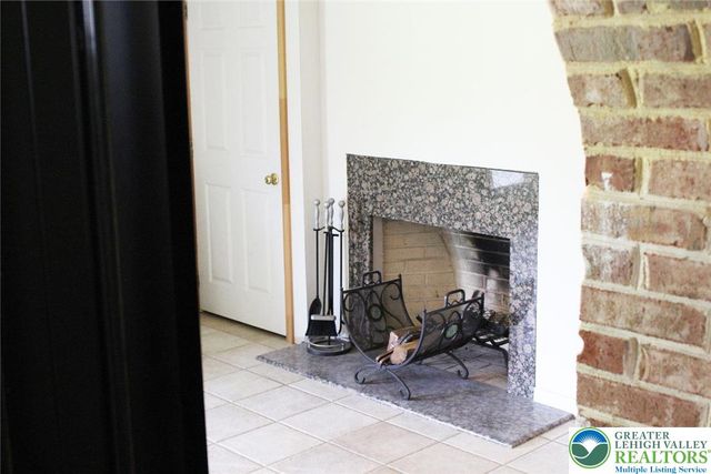 3045 West Scenic Drive, Moore Twp, PA 18038