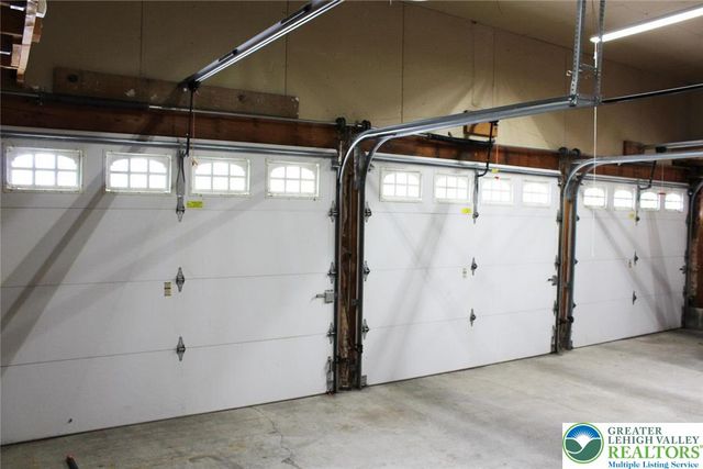 3045 West Scenic Drive, Moore Twp, PA 18038