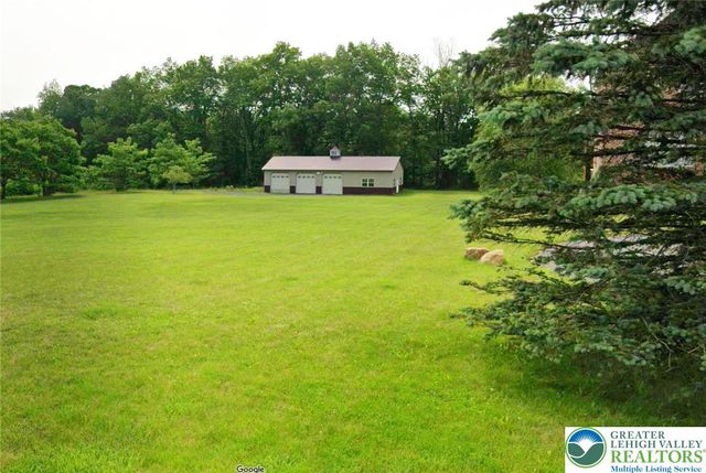 3045 West Scenic Drive, Moore Twp, PA 18038