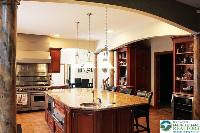 3045 West Scenic Drive, Moore Twp, PA 18038