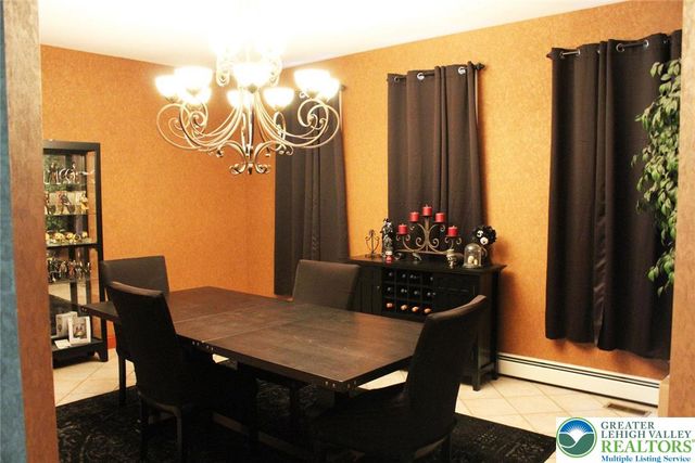 3045 West Scenic Drive, Moore Twp, PA 18038