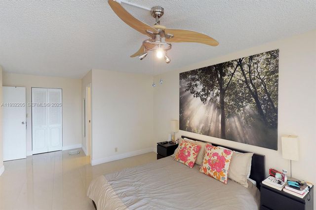 1000 Parkview Dr 301, Hallandale Beach, FL 33009