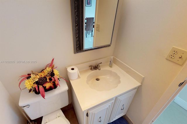 1000 Parkview Dr 301, Hallandale Beach, FL 33009