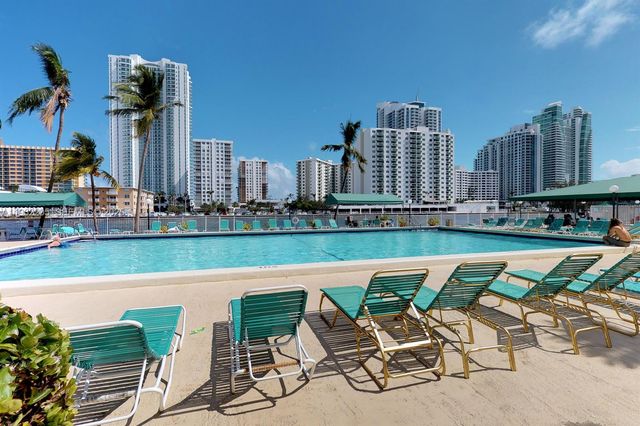 1000 Parkview Dr 301, Hallandale Beach, FL 33009