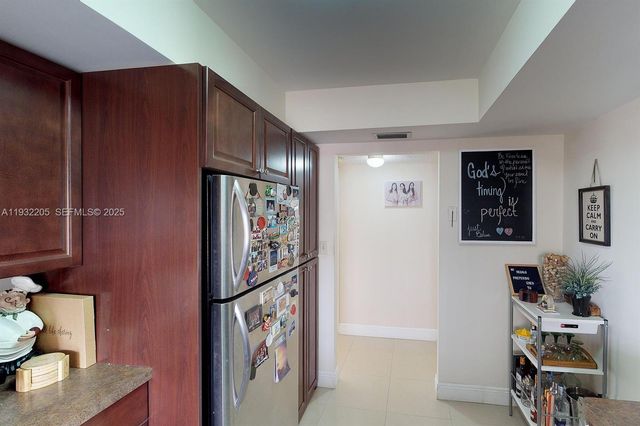 1000 Parkview Dr 301, Hallandale Beach, FL 33009