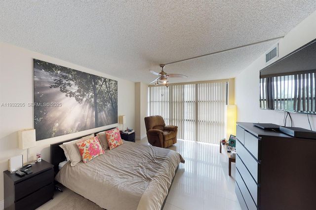 1000 Parkview Dr 301, Hallandale Beach, FL 33009