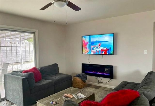 6401 Evergreen Avenue, Las Vegas, NV 89107