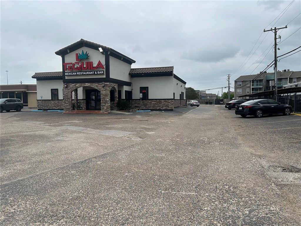 5212 Weber Road, Corpus Christi, TX 78411 — exterior