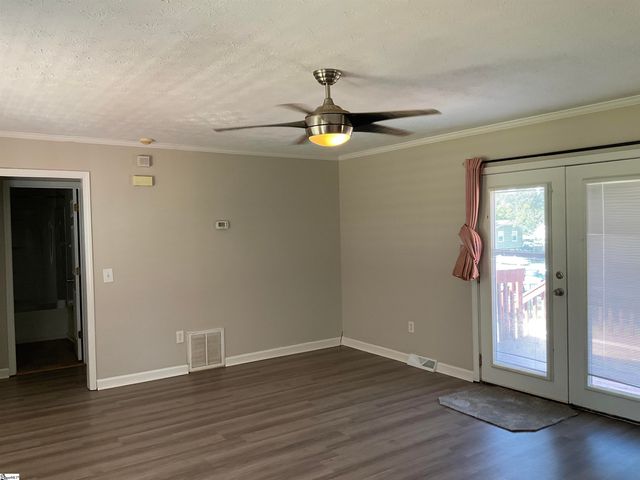 220 Larchwood Drive, Simpsonville, SC 29680