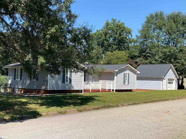 220 Larchwood Drive, Simpsonville, SC 29680
