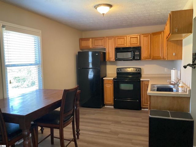 220 Larchwood Drive, Simpsonville, SC 29680