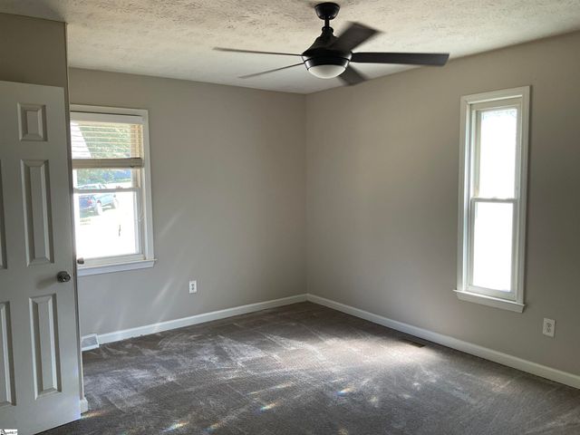 220 Larchwood Drive, Simpsonville, SC 29680