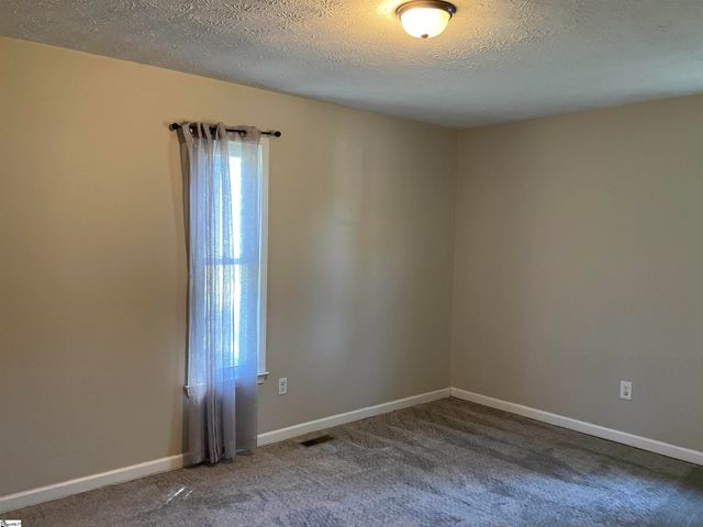 220 Larchwood Drive, Simpsonville, SC 29680