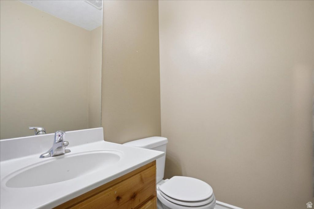 Image 25 of property listing at 7065 N CHEROKEE ST, Eagle Mountain, UT 84005