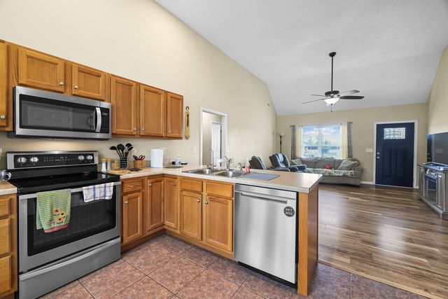 1220 Crescent Ridge Dr, Murfreesboro, TN 37128
