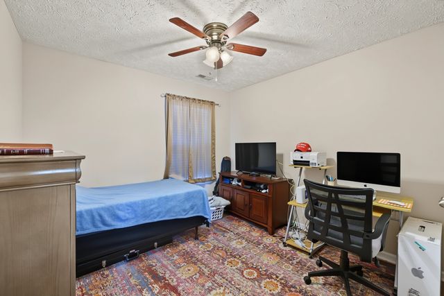 1220 Crescent Ridge Dr, Murfreesboro, TN 37128