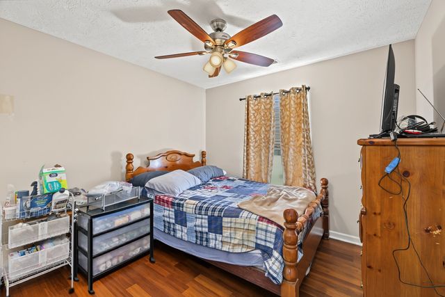 1220 Crescent Ridge Dr, Murfreesboro, TN 37128