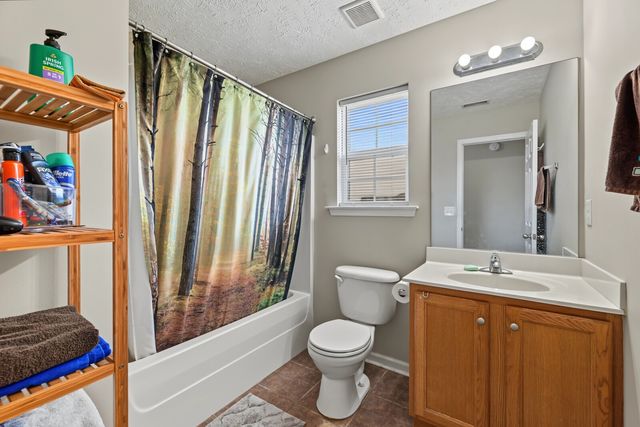 1220 Crescent Ridge Dr, Murfreesboro, TN 37128