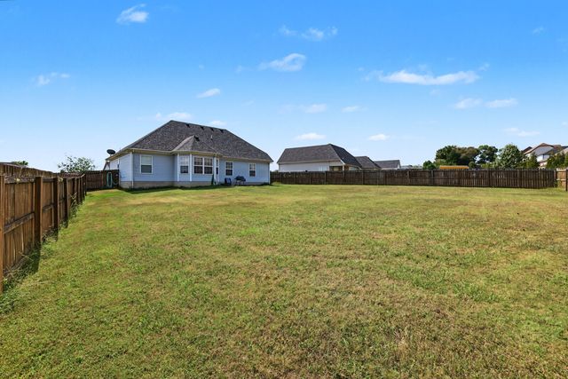 1220 Crescent Ridge Dr, Murfreesboro, TN 37128