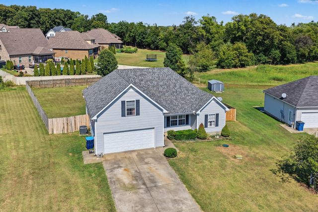 1220 Crescent Ridge Dr, Murfreesboro, TN 37128