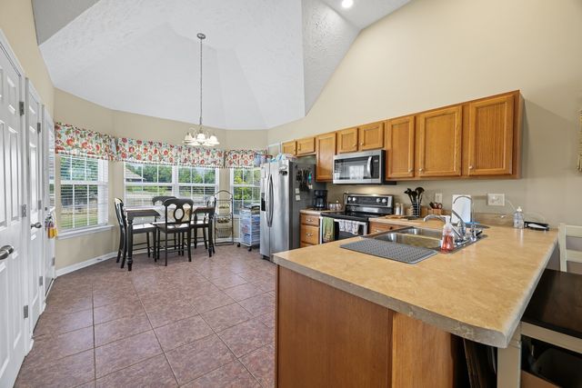 1220 Crescent Ridge Dr, Murfreesboro, TN 37128