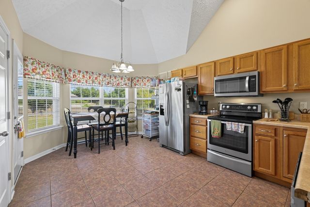 1220 Crescent Ridge Dr, Murfreesboro, TN 37128