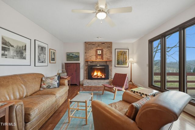 166 Heather Lane, Johnson City, TN 37601